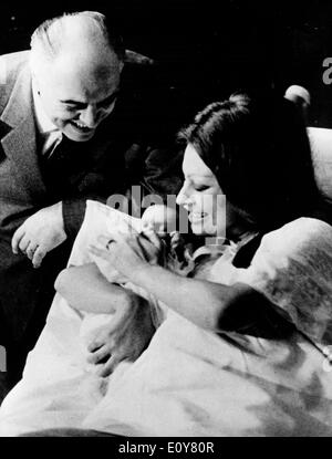Attrice Sophia Loren e Carlo Ponti hanno baby boy Foto Stock