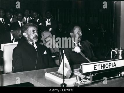 Sett. 09, 1970 - Addis Abeba. Etiopia: l'imperatore di Etiopia con il Principe ereditario all'OUA di capi di Stati riuniti ad Addis Abeba. Credits: Camerapix Foto Stock