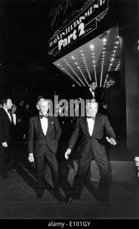 I ballerini di Gene Kelly e Fred Astaire arriva a premiere Foto Stock