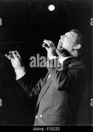 Il cantante Tom Jones in concerto a Zurigo Foto Stock