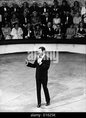 Attore comico Jerry Lewis di eseguire la commedia Foto Stock