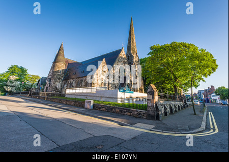 L'ex Duncairn Chiesa Presbiteriana in Antrim Road è stata trasformata in un centro per le arti, la cultura e il patrimonio culturale. Foto Stock