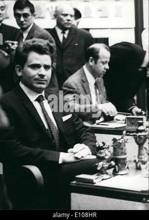 Mar 03, 1970 - Partita del secolo. Mostra fotografica di Boris Spasky, il campione del mondo in carica è in riproduzione sul primo bordo vs grand master Larsen (Danimarca) Foto Stock