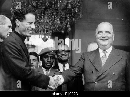 Presidente Georges Pompidou incontra Muammar al-Gheddafi Foto Stock