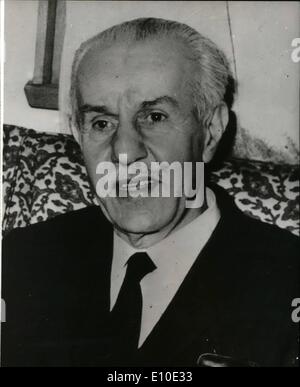 05 maggio 1972 - Il senatore Suat Hayri Urguplu è i nomi come il nuovo primo ministro turco: Presidente Cevdet Sunay ha nomi Senatore Suat hayri Urguplu in Turchia del nuovo Primo Ministro. Egli era un tempo ambasciatore del suo paese a Londra. La foto mostra una nuova immagine della Turchia del primo ministro, il senatore Suat Hayri Urguplu. Foto Stock