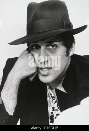 Ritratto del cantante Adriano Celentano Foto Stock