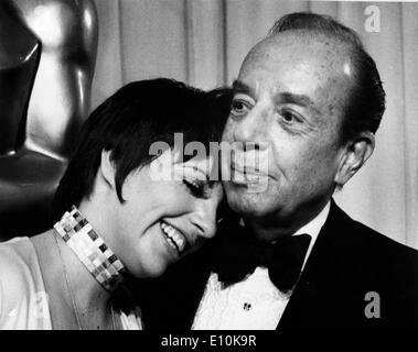 Liza Minnelli e vincente a Academy Awards Foto Stock