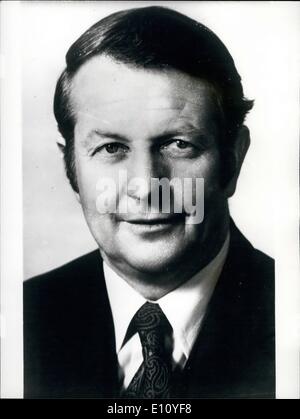 Sett. 09, 1974 - Ex-Teacher è il Primo Ministro neozelandese: Il ministro delle Finanze Wallace Rowling è diventata la Nuova Zelanda il nuovo Primo Ministro. Il sig. Rowling, un ex insegnante, è stato eletto dal gruppo parlamentare del partito laburista caucus per riuscire Mr.Norman Kirk, che è morto di un attacco di cuore lo scorso sabato. La foto mostra il sig. Wallace Rowling, 46, Nuova Zelanda è il più giovane primo ministro di questo secolo. Foto Stock