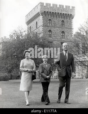 La regina Elisabetta II, il principe Filippo e Prince Edward Foto Stock