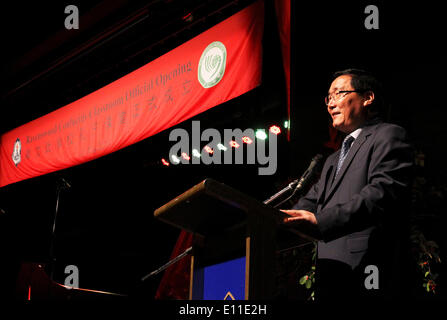 Sydney, Australia. 21 Maggio, 2014. Il cinese Console generale a Sydney Li Huaxin risolve l'apertura di Ravenswood dell aula Confucio in The Ravenswood scuola per ragazze a Sydney in Australia, 21 maggio 2014. Credito: Jin Linpeng/Xinhua/Alamy Live News Foto Stock