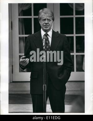 Giugno 06, 1977 - Presidente Jimmy Carter membro di indirizzamento della White House Fellows in luogo del giardino. Foto Stock