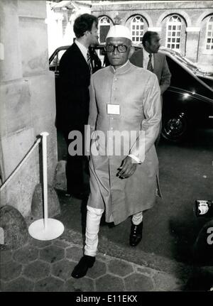 Giugno 06, 1977 - Conferenza del Commonwealth apre a Londra: i leader di 35 paesi si sono incontrati a Lancaster House di Londra all'inizio della conferenza del commonwealth. La foto mostra il Primo Ministro indiano Shri Desai visto arrivare per la conferenza. Foto Stock