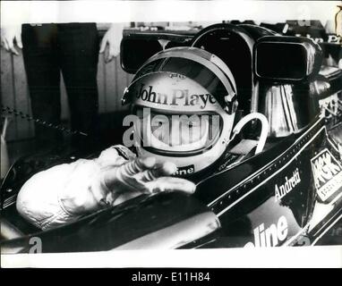 Gen 01, 1978 - Mario Adretti vince l'argentino Gran Priz: Mario Andretti seduto nel suo John Player Social Lotus prima le stelle della gara che ha la guerra. Foto Stock