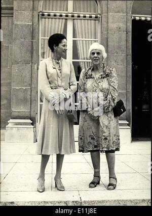 Lug. 19, 1978 - Madre per il Presidente degli Stati Uniti, Lillian Carter è venuto a Parigi è visto qui con la prima donna di Francia, Madame Giscard d'Estaing all'Elysee Palace. Foto Stock