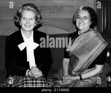 Il Primo Ministro inglese Margaret Thatcher, incontro con Indira Ghandi, l'ex primo ministro dell'India Foto Stock