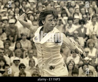 Lug. 07, 1979 - onorevoli Semi-Final a Wimbledon: Miss Navratilova il No.1 seme visto in azione quando ha battuto Tracy Austin nel Foto Stock