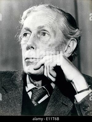 Nov. 11, 1979 - Blunt esce di nascondere: smascherato ''quarto uomo" Anthony Blunt oggi fare la sua prima apparizione pubblica dal momento che la settimana scorsa il sensazionale rivelazione. Blunt, precedentemente noto come la regina dell'arte del consulente, ha fatto una dichiarazione in occasione di una conferenza stampa presso il Times ha uffici, spiegando il suo coinvolgimento con Burgess e Maclean. Mostra fotografica di Antony Blunt indirizzi reporters a oggi la conferenza stampa a Londra. Foto Stock