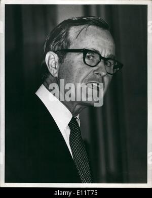 Nov. 11, 1979 - New York Hilton Hotel di New York City. Candidato presidenziale repubblicano George Bush ha indirizzato una prima colazione di fund-raiser qui a New York. Il sig. Bush era il direttore del CTA in Amministrazione Ford ed è un ex ambasciatore presso le Nazioni Unite Foto Stock