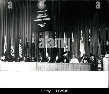 Sett. 09, 1980 - Conferenza del Commonwealth in India: il Primo ministro signora Indira Gandhi dando un indirizzo di benvenuto, dopo che il presidente sig. N. Sanjiva Reddy ha inaugurato i capi di governo del Commonwealth, all'incontro regionale a Vigyan Bhawan a Nuova Delhi il giovedì 4 settembre 1980. Foto Stock