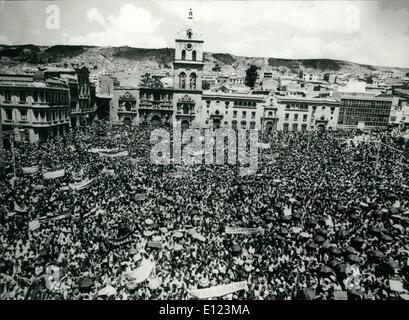 Mar 03, 1985 - colpisce in Bolivia terminati: durante la settimana scorsa la Bolivia il lavoratori erano in sciopero per un indice di stipendio che va con il tasso di inflazione che è più di 34000%. La foto mostra. manifestazione nella capitale la Paz. Foto Stock