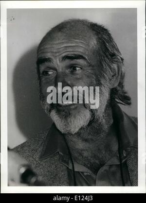 Nov. 11, 1985 - Mostra fotografica di attore americano Sean Connery ex James Bond stella ora è la riproduzione della parte di un monaco in ''Il nome della rosa'' dopo Umberto Eco il miglior romanzo di vendita. La pellicola è diretta dal regista francese Jean Jacques Annuad. Foto Stock