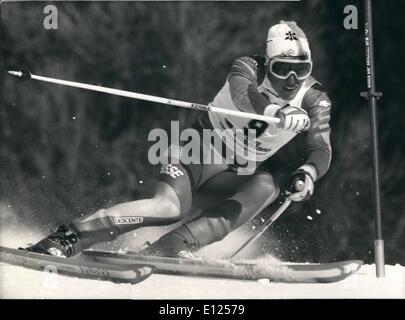 Febbraio 02, 1987 - Zurbriggen: sulla strada per il secondo oro; sciatore svizzero Pirmin Zurbriggen giù la testa come vince lo slalom gigante evento in campionati mondiali di sci a Crans, Svizzera, Feb. 04. La sua Zurbriggen seconda medaglia d'oro dopo la mietitrebbia evento. Egli ha anche avuto l'argento in discesa evento vi. Foto Stock