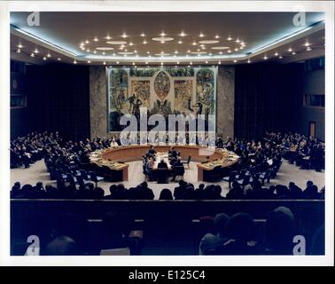 Gen 31, 1992 - In un momento di slancio il cambiamento, il primo vertice a livello di riunione del Consiglio di Sicurezza delle Nazioni Unite si è riunita oggi. L incontro ha riaffermato il ruolo centrale del Consiglio di sicurezza nel mantenimento della pace e il principio della sicurezza collettiva. Partecipanti alla riunione erano 13 capi di Stato e di governo, così come i due ministri degli esteri, che rappresentano i membri del consiglio di sicurezza. I partecipanti hanno adottato una dichiarazione che li impegna a misure destinate a fermare la diffusione delle armi di distruzione di massa Foto Stock
