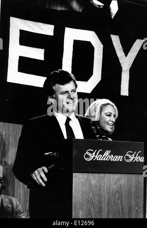 Dic 27, 2006; Boston, MA, USA; Ted Kennedy e la moglie Giovanna campaiging al senato.La famiglia Kennedy è un prominente Irish-American Foto Stock