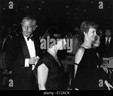 Jan 02, 2007; Los Angeles, CA, Stati Uniti d'America; attore PAUL LEONARD Newman (sopportato il 26 gennaio 1925) è un Academy Award-winning American attore e regista. Egli è il fondatore di Newman proprio. Egli ha donato tutti dei profitti dell'azienda e royalties in eccesso di 200 milioni di dollari, per migliaia di associazioni di beneficenza. Sposato due volte primo Jackie Witte e Joanne Woodward e ha quattro figli. (Credito Immagine: KEYSTONE Pictures USA/ZUMAPRESS.com) Foto Stock