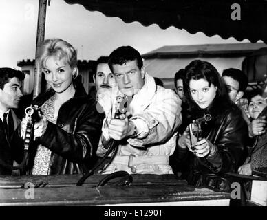 Apr 01, 2009 - Londra, Inghilterra, Regno Unito - MYLENE DEMONGEOT (L) è un'attrice francese nato il 29 settembre 1935 a Nizza Foto Stock