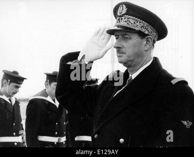 Apr 01, 2009 - Londra, Inghilterra, Regno Unito - PHILIPPE DE GAULLE (nato il 28 dicembre 1921, Parigi, Francia) è un politico francese e Admiral. Il figlio del Generale Charles de Gaulle, egli è un ex senatore[1] ed era un ispettore generale della marina francese. Egli sposò Henriette Montalambert de cer nel 1947 e aveva quattro figli; il dott. Charles de Gaulle (1948-), Yves de Gaulle e Pierre de Gaulle (credito Immagine: KEYSTONE Pictures USA/ZUMAPRESS.com) Foto Stock