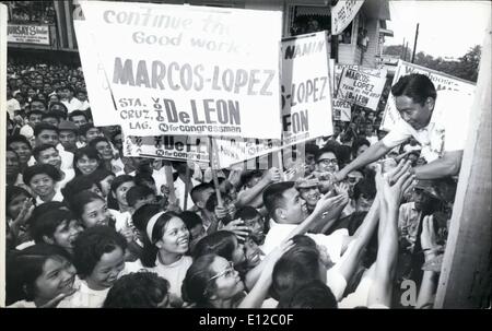 Dic. 16, 2011 - Il presidente filippino Ferdinand Marcos campagna 1969 nella sua offerta per un secondo a 4 anni termine. Foto Stock