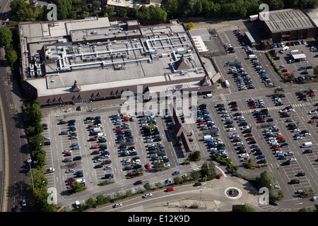 Vista aerea di un supermercato Tesco a New Malden, London, Regno Unito Foto Stock