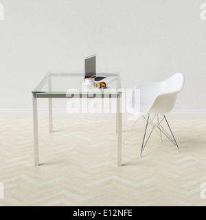 Quadro concettuale di prima colazione in bianco e arredamento moderno Foto Stock