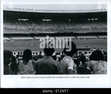Febbraio 24, 2012 - Brasile - Maracana Stadium, Rio de Janies. Ventole iniziano ad arrivare ore prima della partita solo per guardare il warm-up. Foto Stock