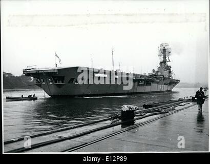 Febbraio 24, 2012 - Nave da Guerra torna dal dazio in Estremo Oriente: Flag ship del Royal Australian Navy HMAS Australia torna a Sydney Foto Stock