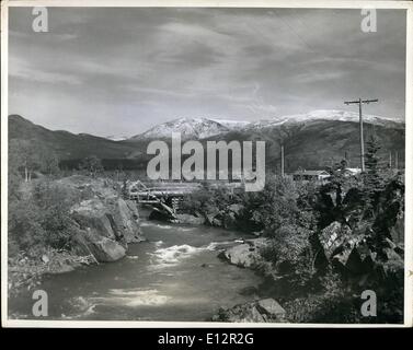 Febbraio 24, 2012 - Distretto di Yukon. Old Post Road bridge Canyon Creek, 78 miglia a nord di Whitehorse, Y.T. sulla Alaska Highway. Foto Stock