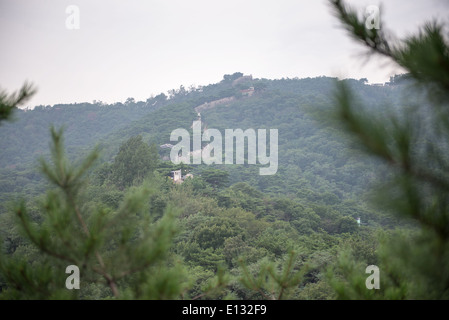 Muro di fortificazione a nord di Seul in Corea del Sud con big stone quaders Foto Stock