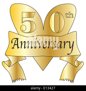 Cinquantesimo anniversario di cuore in oro con scorrimento isolato di testo su sfondo bianco Foto Stock
