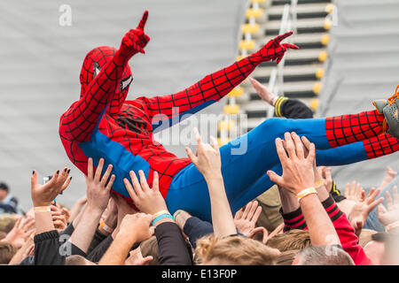 Columbus, Ohio, Stati Uniti d'America. 19 Maggio, 2014. Atmosfera su due giorno del 2014 Rock sulla gamma Festival all equipaggio Stadium di Columbus Ohio su 17 maggio 2014 © Marc Nader/ZUMA filo/ZUMAPRESS.com/Alamy Live News Foto Stock