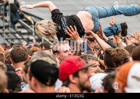 Columbus, Ohio, Stati Uniti d'America. 19 Maggio, 2014. Atmosfera su due giorno del 2014 Rock sulla gamma Festival all equipaggio Stadium di Columbus Ohio su 17 maggio 2014 © Marc Nader/ZUMA filo/ZUMAPRESS.com/Alamy Live News Foto Stock