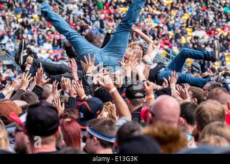 Columbus, Ohio, Stati Uniti d'America. 19 Maggio, 2014. Atmosfera su due giorno del 2014 Rock sulla gamma Festival all equipaggio Stadium di Columbus Ohio su 17 maggio 2014 © Marc Nader/ZUMA filo/ZUMAPRESS.com/Alamy Live News Foto Stock