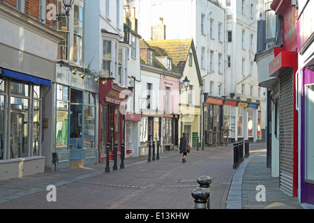 Negozi in George Street Hastings Old Town East Sussex England Regno Unito Foto Stock