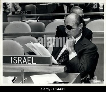 Apr. 04, 2012 - Moshe Dayan, ministro israeliano degli Affari esteri presso le Nazioni Unite Assemblea gen. Foto Stock