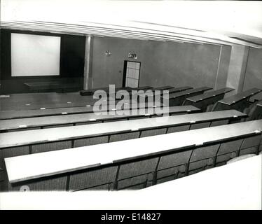 Apr. 17, 2012 - Nuova sede per New Scotland Yard, a Broadway, SWI; La foto mostra una delle particolarità del nuovo edificio è la Briefing Room, quali sedi 150. Esso ha un pianale a gradini e la proiezione di film strutture per conferenze, ecc. Foto Stock