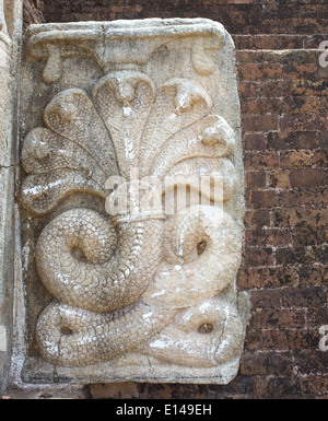 Bassorilievo di sette punte guardstone cobra Foto Stock