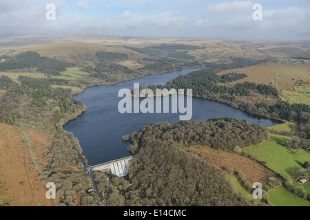 Una scenografica veduta aerea del serbatoio Burrador, vicino a Plymouth Regno Unito Foto Stock