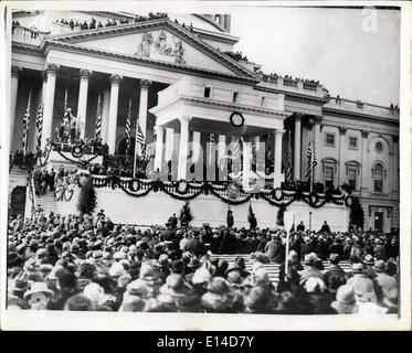 Apr. 17, 2012 - Inaugurazione del Presidente Coolidge. Vista generale della cerimonia inaugurale che mostra President Coolidge entre) d Foto Stock