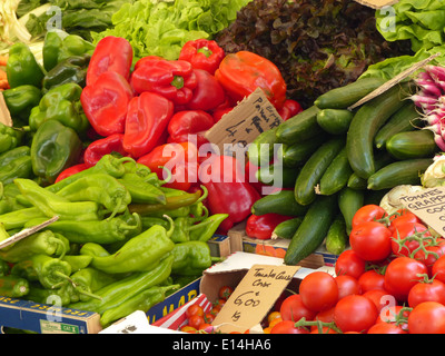 Mercato di frutta e verdura in Ajaccio Corsica Foto Stock