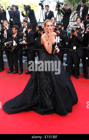 Petra Nemcovaattending 'Deux jours, une nuit/due giorni e una Notte' premiere al 67th festival di pellicola di Cannes il 20 maggio 2014/picture alliance Foto Stock